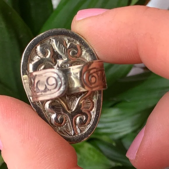 COPY - Flashy Labradorite Skull carved adjustable ring! - Picture 5 of 6